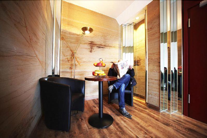 Hotel Sonnenhof - Lobi