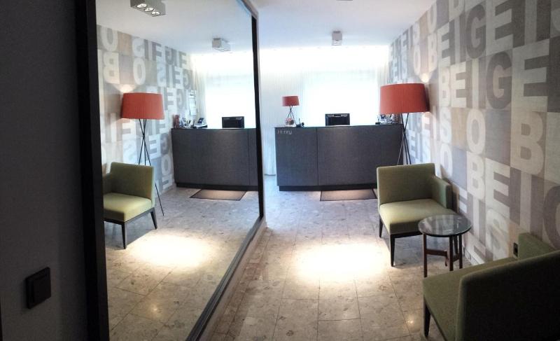 Hotel Henry - Lobi