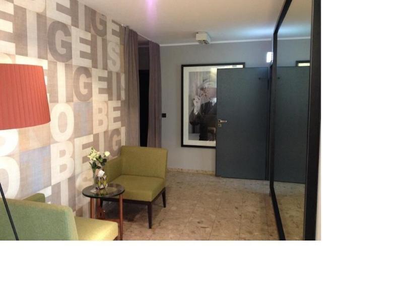 Hotel Henry - Lobi