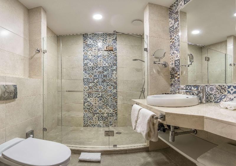 Golden Tulip Borjomi - Oda
