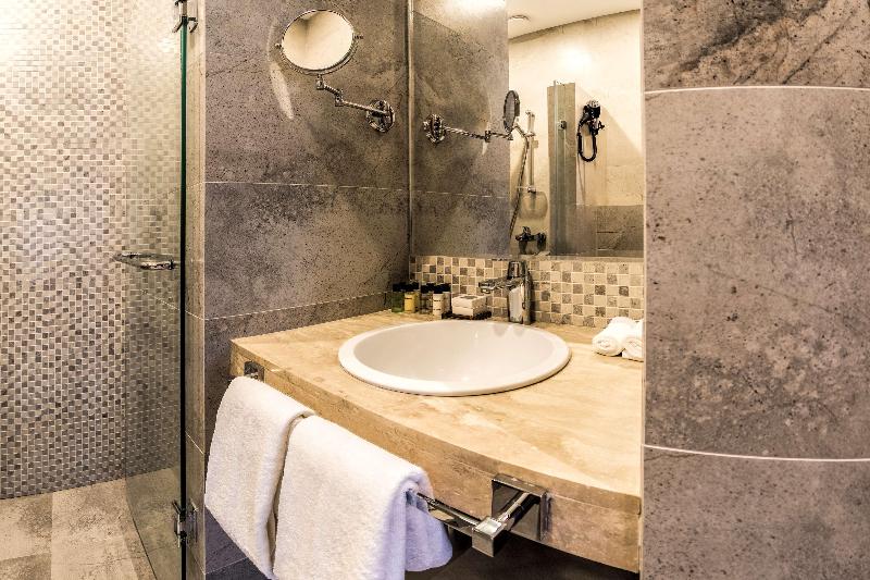 Golden Tulip Borjomi - Oda