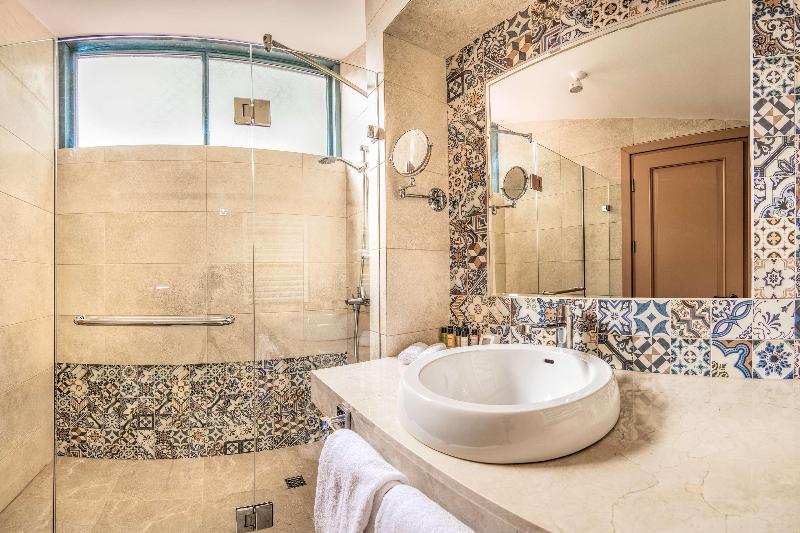 Golden Tulip Borjomi - Oda