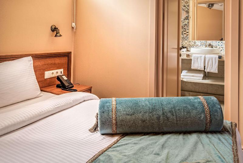 Golden Tulip Borjomi - Oda