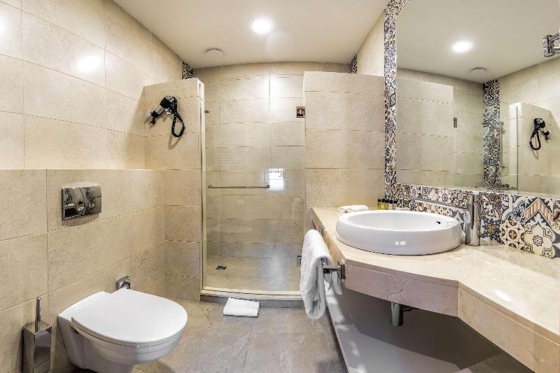 Golden Tulip Borjomi - Oda