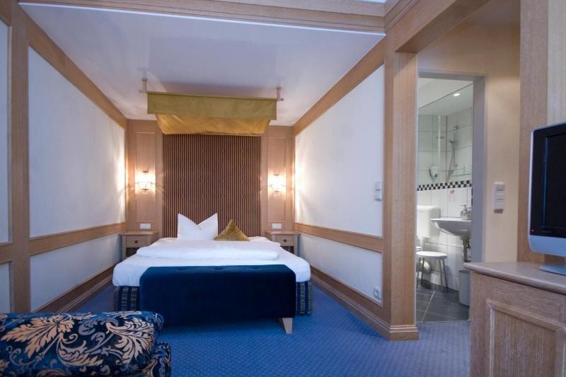 Hotel Post - Oda