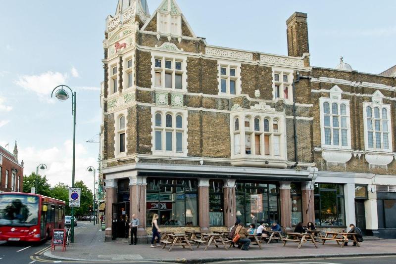 Red Lion - Genel