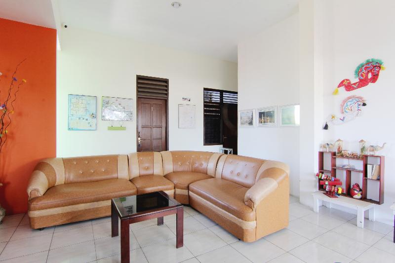 Tiga Dua Homestay by ZUZU - Lobi