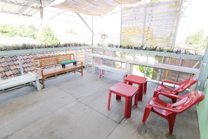 Tiga Dua Homestay by ZUZU - Genel