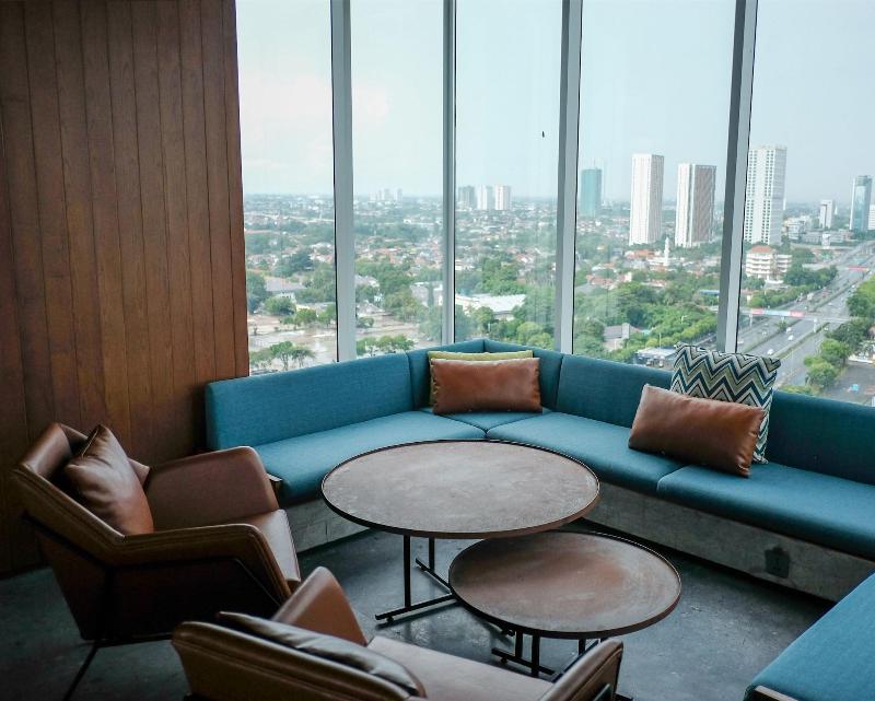 Aloft Jakarta Tb Simatupang - Bar