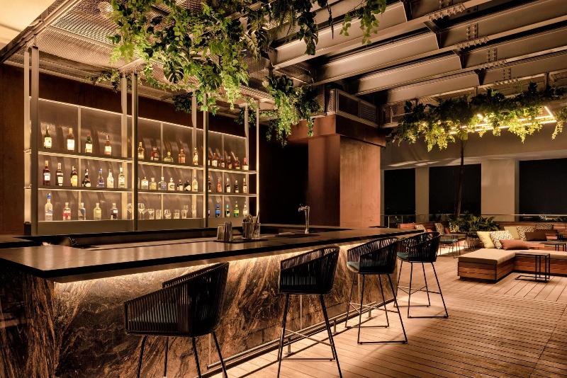 Aloft Jakarta Tb Simatupang - Bar