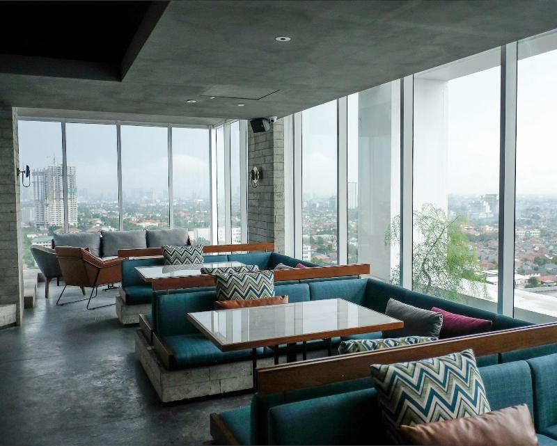 Aloft Jakarta Tb Simatupang - Bar