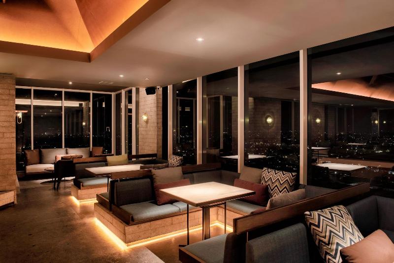 Aloft Jakarta Tb Simatupang - Bar