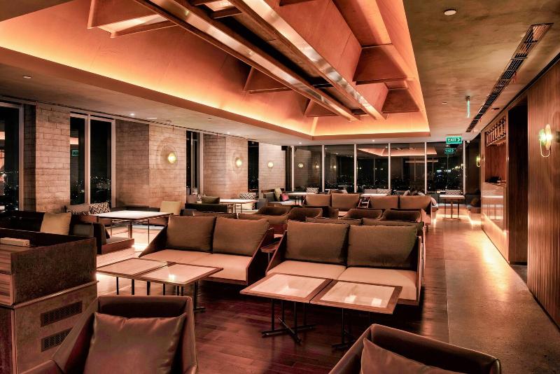 Aloft Jakarta Tb Simatupang - Bar