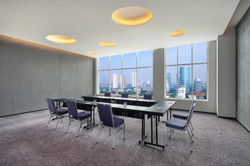 Aloft Jakarta Tb Simatupang - Toplantı