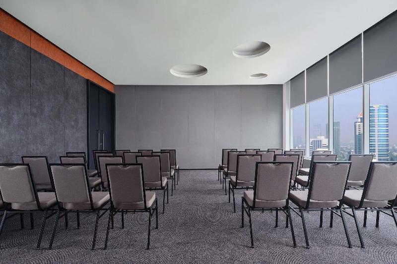 Aloft Jakarta Tb Simatupang - Toplantı