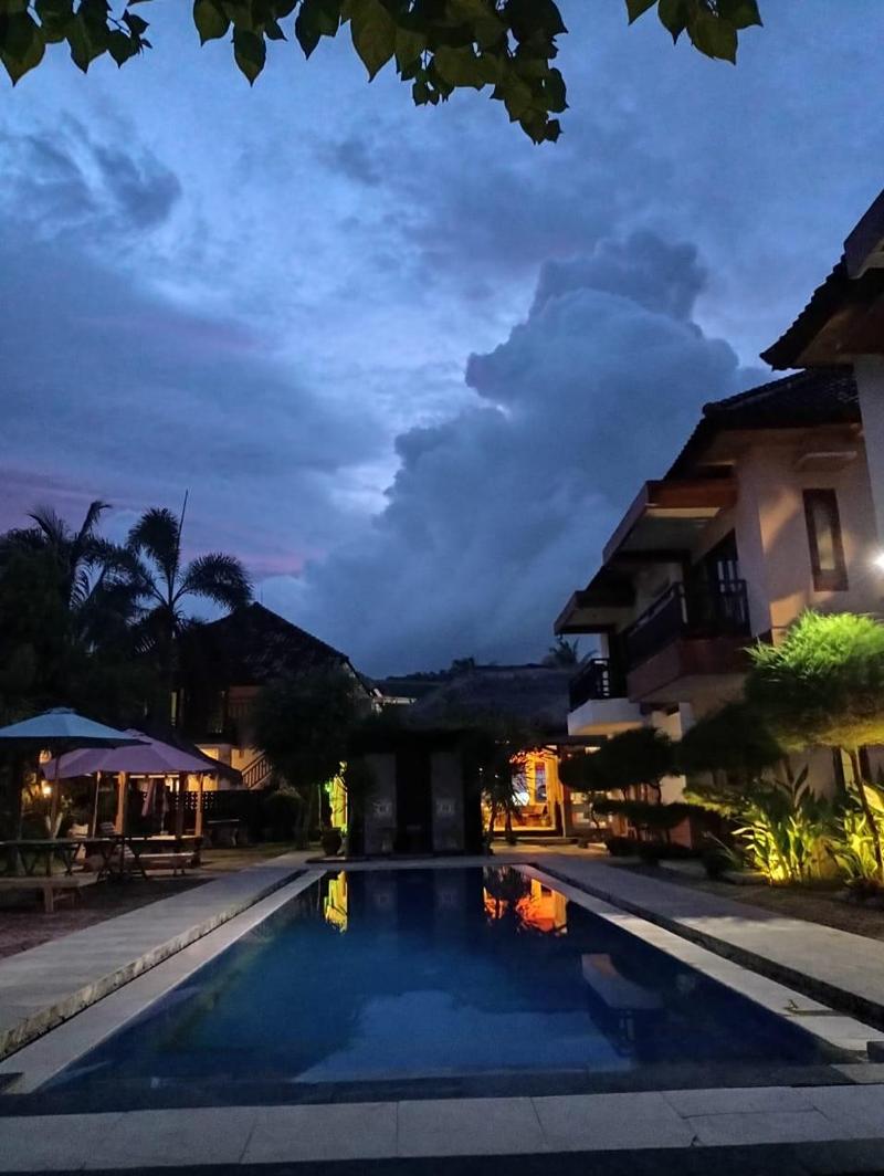Melati Resort & Hotel Kuta Lombok by ZUZU - Havuz