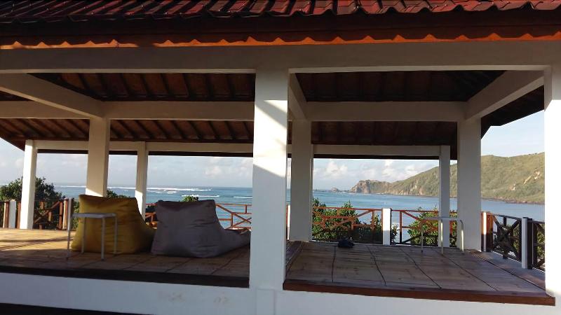 Family Beach Hotel - kuta lombok - Genel
