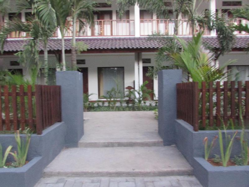 Family Beach Hotel - kuta lombok - Genel
