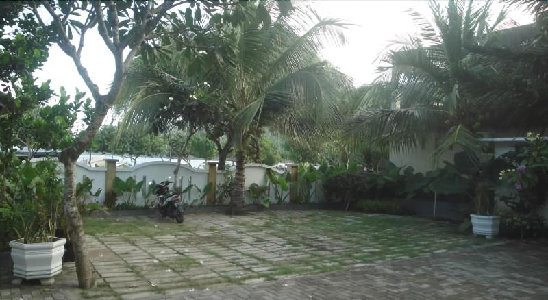 Family Beach Hotel - kuta lombok - Genel