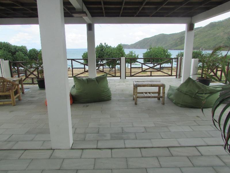 Family Beach Hotel - kuta lombok - Oda