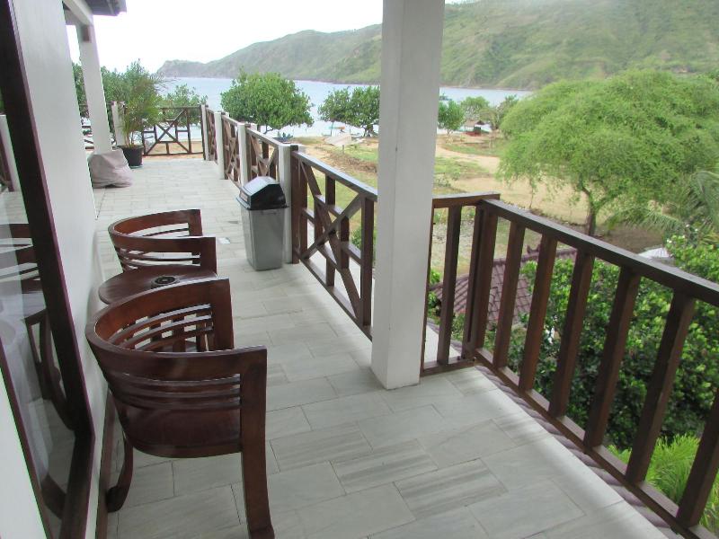 Family Beach Hotel - kuta lombok - Oda