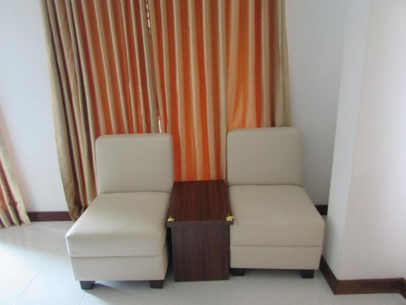 Family Beach Hotel - kuta lombok - Oda