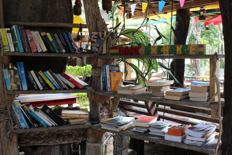 Chill Out Bar And Bungalows - Lobi