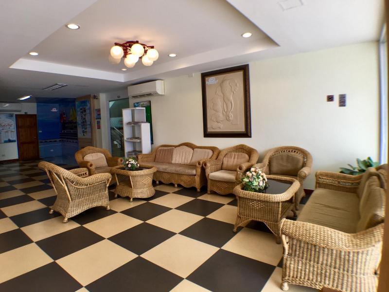 Trat Center Hotel - Lobi