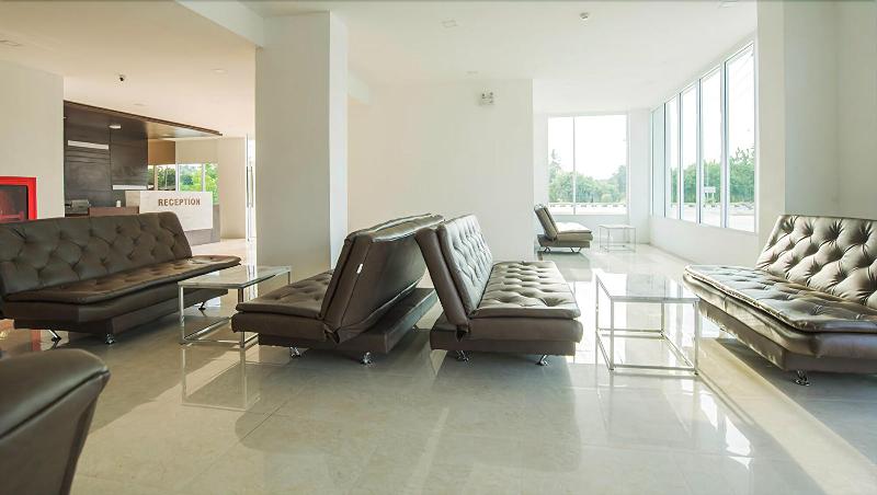B2 Phrae Boutique & Budget Hotel - Lobi