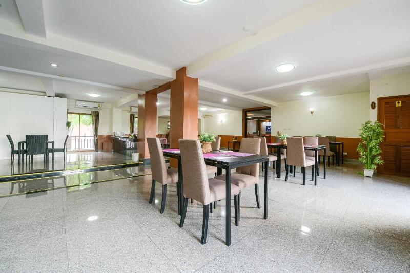 The Route Sriracha Hotel And Residence - Restoran