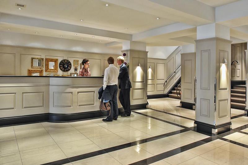 Chelsea Cloisters Serviced Apartments - Lobi