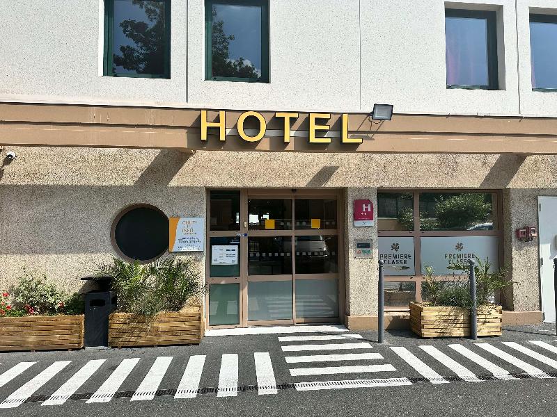 Première Classe Paris Ouest - Gennevilliers Barba - Genel