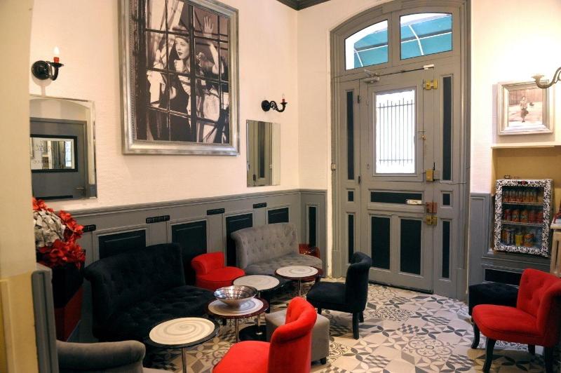 Hôtel De Charme Le Provence - Lobi