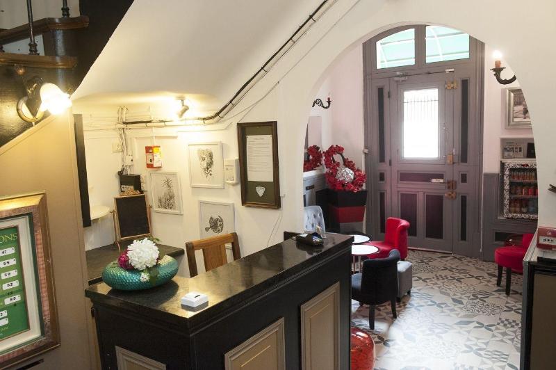 Hôtel De Charme Le Provence - Lobi