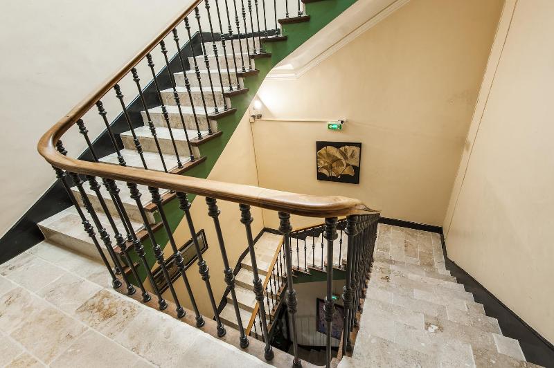 Hôtel De Charme Le Provence - Lobi