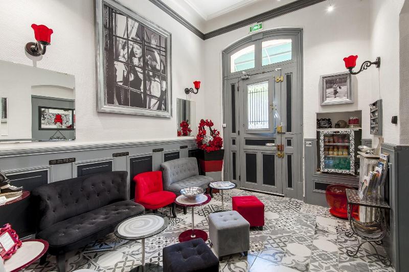 Hôtel De Charme Le Provence - Lobi