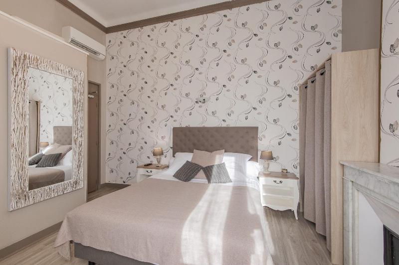 Hôtel De Charme Le Provence - Oda