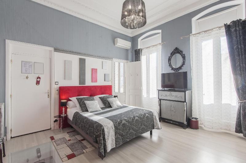 Hôtel De Charme Le Provence - Oda