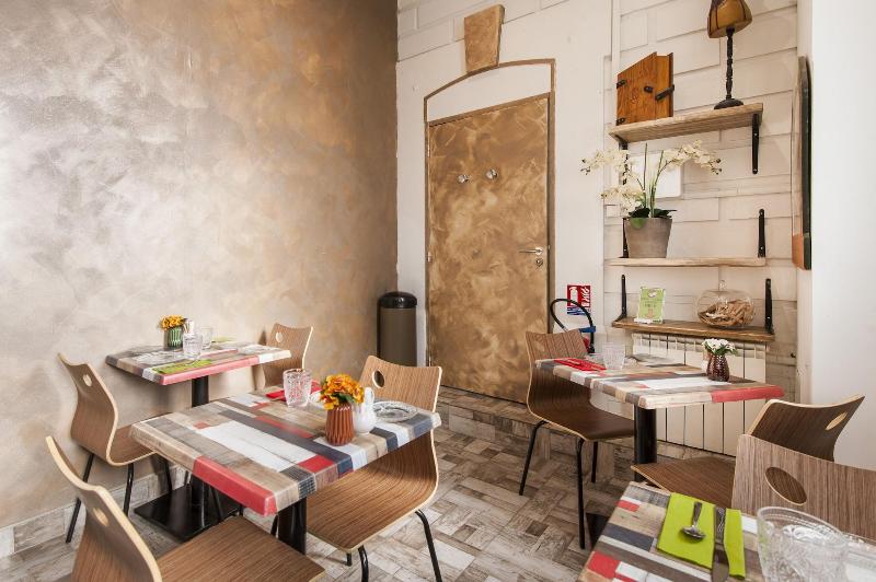 Hôtel De Charme Le Provence - Restoran