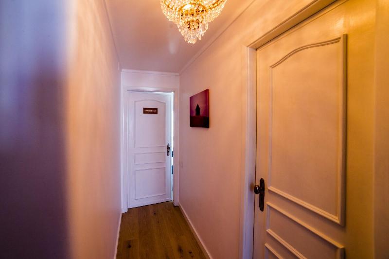 Sandhi House - Yoga & Wellness - Oda