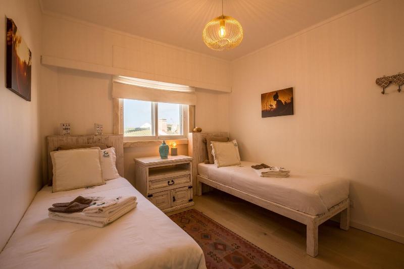 Sandhi House - Yoga & Wellness - Oda