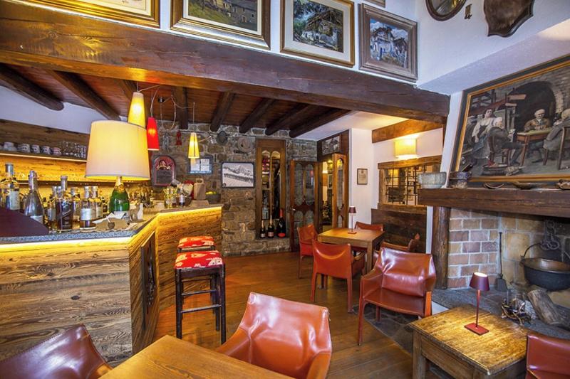 Pilier d'Angle - Bar