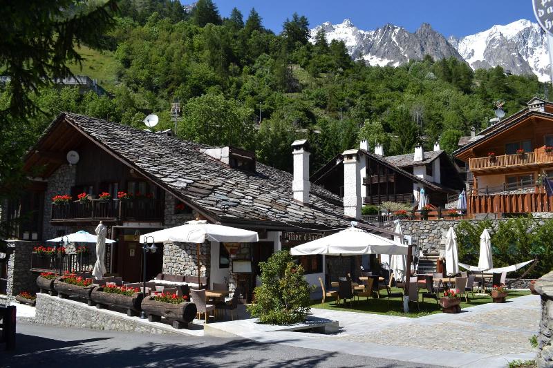 Pilier d'Angle - Genel