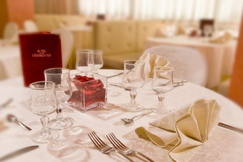 Hotel Dusseldorf - Restoran