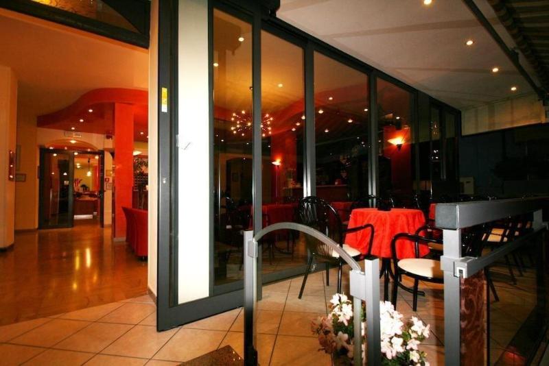 Hotel Dusseldorf - Restoran