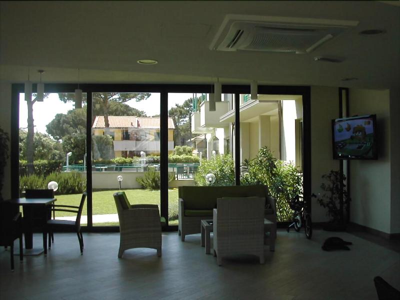 Hotel Flora - Lobi
