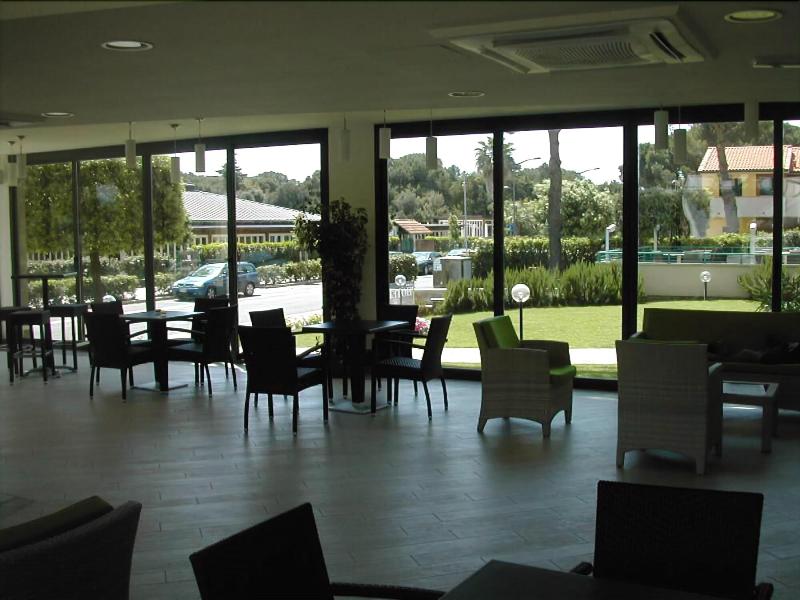 Hotel Flora - Lobi
