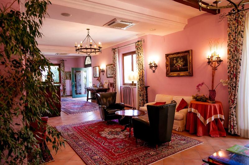 I Calanchi Country Hotel & Resort - Lobi