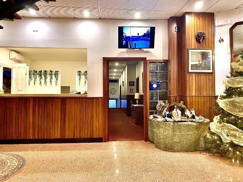 Mini Hotel - Lobi