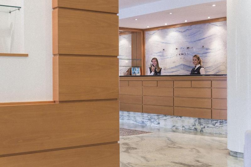 Hotel Mara - Lobi